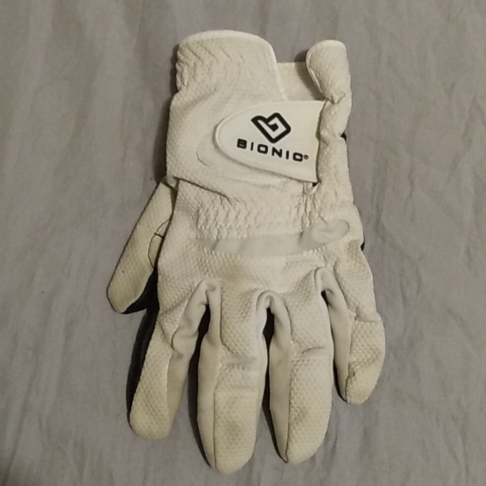 Men's left handed cadet golf gloove.